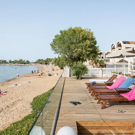 Domus Aqua Villa Kato Daratso